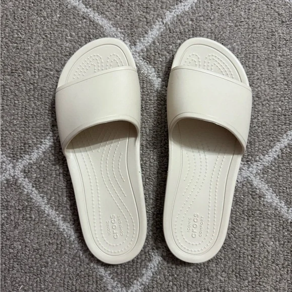 CROCS | Shoes | Crocs Cream Sandals Comfortfocused Design  display picture 1